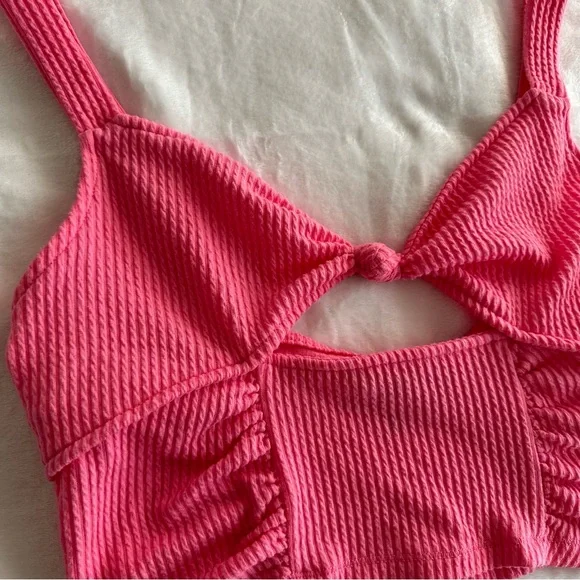 Urban Outfitters Hot Pink Keyhole Tank Top - Picture 2 of 4